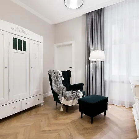 Friendhouse Apartments Starovislna-3